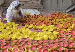 Diwali 2018,Diwali,Happy Diwali,traditional earthen lamps,Diwali lamps,Festival of Lights,Hindu festival Diwali,Diwali pics,Diwali images,Diwali stills,Diwali pictures,Diwali photos