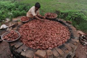 Diwali 2018,Diwali,Happy Diwali,traditional earthen lamps,Diwali lamps,Festival of Lights,Hindu festival Diwali,Diwali pics,Diwali images,Diwali stills,Diwali pictures,Diwali photos