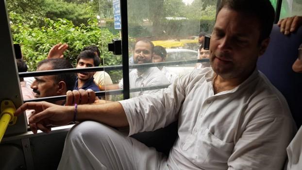 Rahul Gandhi & other Congress leaders detained during the protests at the CBI Headquarters in Delhi