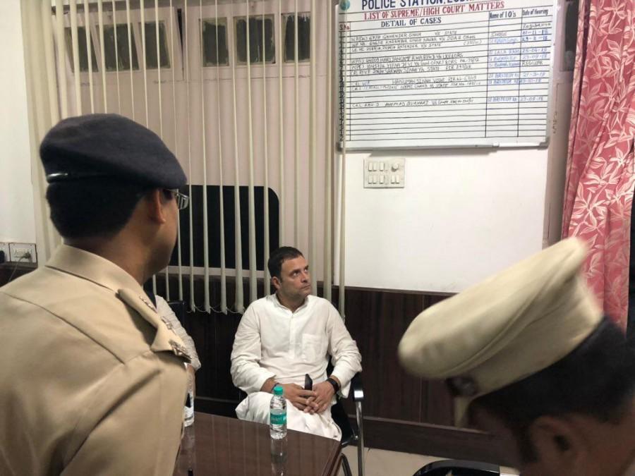 Congress President Rahul Gandhi inside Lodhi Colony Police Station Congress President Rahul Gandhi,Rahul Gandhi,Rahul Gandhi in Lodhi Colony Police Station,Lodhi Colony Police Station,Rahul Gandhi in Police Station