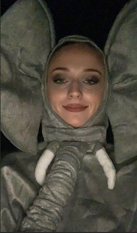 Joe Jonas dressed up as Sophie Turner's 'Game of Thrones' Character Sansa Stark for Halloween Joe Jonas,Joe Jonas as Sophie Turner,Sophie Turner,Game of Thrones,Sansa Stark,Halloween party,Halloween party pics,Halloween party images,Halloween party stills,Halloween party pictures,Halloween party photos