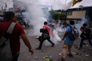 Guatemala-Mexico,Guatemala-Mexico border,Migrants clash,Migrants clash at Guatemala-Mexico border,Guatemala-Mexico clash,Guatemala-Mexico clash pics