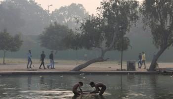 Delhi,New Delhi,Delhi pollution,delhi air pollution,Delhi smog,Delhi Haze,smog in delhi,Delhi air pollution toxic smog Delhi,New Delhi smog