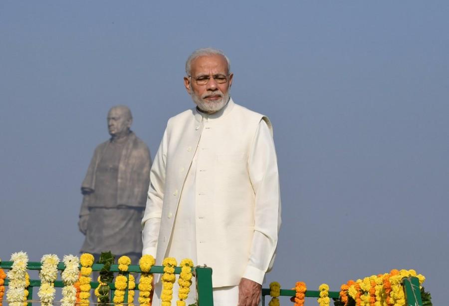 Statue of Unity: PM Narendra Modi unveils world's tallest statue of Sardar Vallabhbhai Patel Narendra Modi,PM Narendra Modi,Statue of Unity,Sardar Vallabhbhai Patel,Sardar Vallabhbhai Patel statue,Sardar Vallabhbhai Patel statue pics,Sardar Vallabhbhai Patel statue images,Sardar Vallabhbhai Patel birth anniversary,Sardar Vallabhbhai Patel statue
