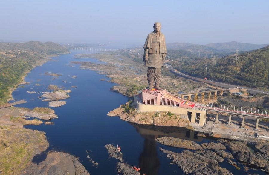 Statue of Unity: PM Narendra Modi unveils world's tallest statue of Sardar Vallabhbhai Patel Narendra Modi,PM Narendra Modi,Statue of Unity,Sardar Vallabhbhai Patel,Sardar Vallabhbhai Patel statue,Sardar Vallabhbhai Patel statue pics,Sardar Vallabhbhai Patel statue images,Sardar Vallabhbhai Patel birth anniversary,Sardar Vallabhbhai Patel statue
