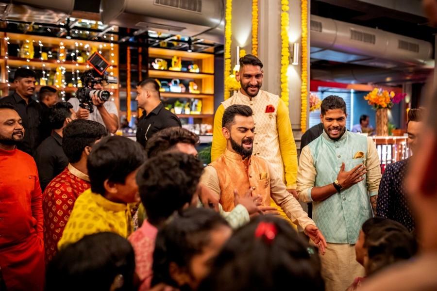 Virat Kohli celebrates diwali with Dharavi kids Virat Kohli,Virat Kohli celebrates diwali,diwali,diwali celebration,diwali celebration pics,diwali celebration images,virat kohli anushka sharma,Dharavi Reloaded