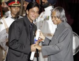 Happy birthday Shahrukh Khan,Happy birthday SRK,Shahrukh Khan birthday,SRK birthday,Shahrukh Khan rare pics,Shahrukh Khan rare images,Shahrukh Khan rare stills,Shahrukh Khan rare pictures,Shahrukh Khan rare photos,SRK rare pictures