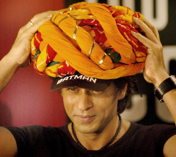 Shahrukh Khan wears a traditional Rajasthani turban Happy birthday Shahrukh Khan,Happy birthday SRK,Shahrukh Khan birthday,SRK birthday,Shahrukh Khan rare pics,Shahrukh Khan rare images,Shahrukh Khan rare stills,Shahrukh Khan rare pictures,Shahrukh Khan rare photos,SRK rare pictures