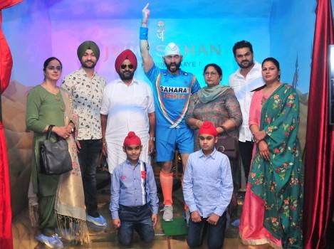 Sandeep Singh unveils his wax statue at Jaipur museum
