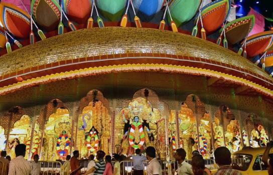 Deepavali 2018: Bengal celebrates Kali Puja with devotion