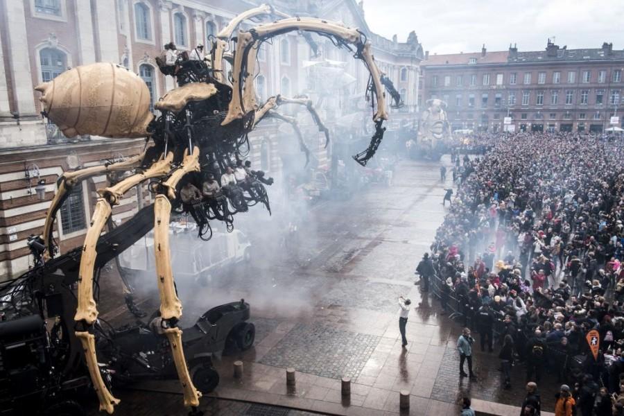 Ariane,Asterion,Minotaur,mythical creature,Street Theatre,La Machine,French Theatre,Theatre,Robot Theatre,Giant Robots In Street