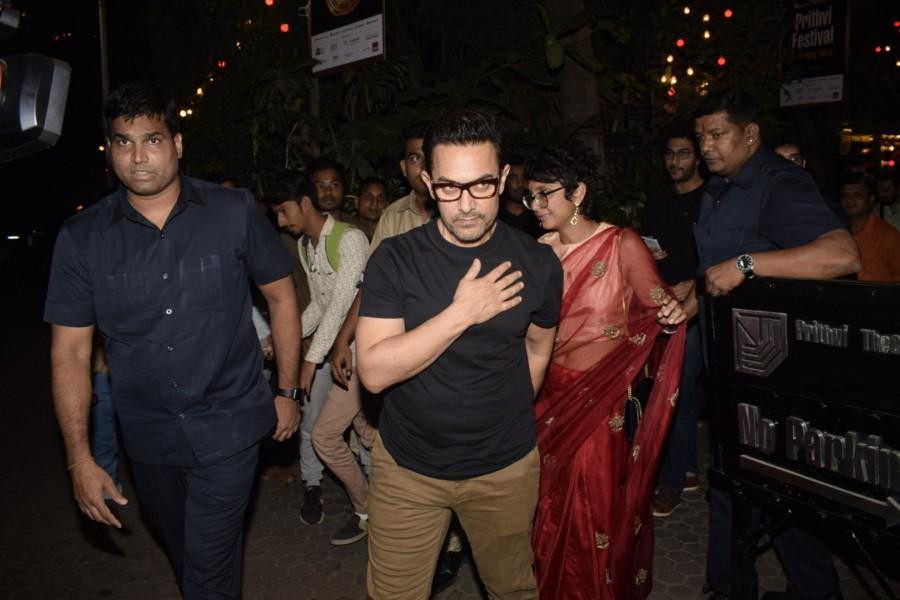 Aamir Khan with wife Kiran Rao snapped at 40th Prithvi theatre festival Thugs of Hindostan,Thugs of Hindostan actor,Aamir Khan and Kiran Rao,Aamir Khan,Kiran Rao,Aamir Khan and Kiran Rao at Prithvi theatre,40th Prithvi theatre festival,Prithvi theatre festival,Prithvi festival