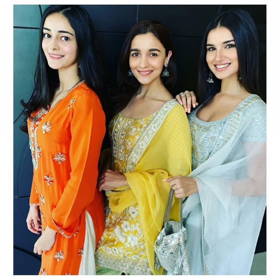 Alia Bhatt with Ananya Panday and Tara Sutaria Varun Dhawan,Alia Bhatt,Kiara Advani,Ananya Panday,Karan Johar,Karan Johar Diwali party,Karan Johar Diwali party pics,Karan Johar Diwali party images,Karan Johar Diwali party stills
