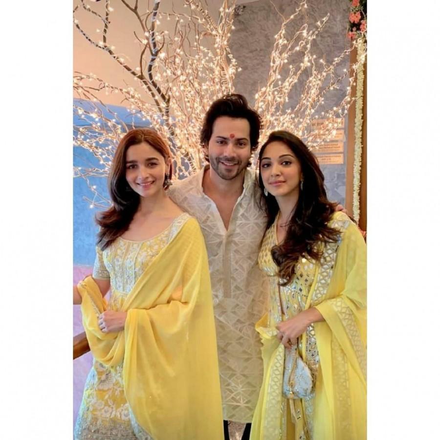 Alia Bhatt with Kiara Advani and Varun Dhawan Varun Dhawan,Alia Bhatt,Kiara Advani,Ananya Panday,Karan Johar,Karan Johar Diwali party,Karan Johar Diwali party pics,Karan Johar Diwali party images,Karan Johar Diwali party stills