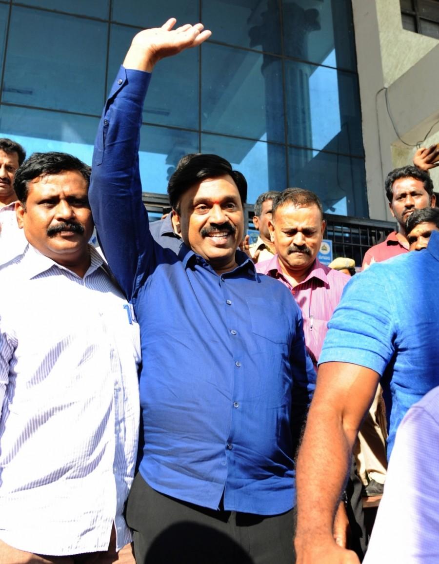 Ballari's Janardhana Reddy arrested in Rs 600 crore Ponzi scheme case Mining baron Gali Janardhana Reddy,Gali Janardhana Reddy,Gali Janardhana Reddy arrested,Janardhana Reddy arrested,Ponzi scheme case,Ponzi case