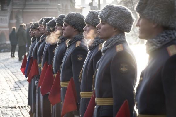 Celebrating the Russian Red Army taking the fight to the Nazis - Photos ...