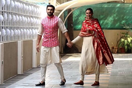 Ranveer and Deepika Back In India As A Married Couple