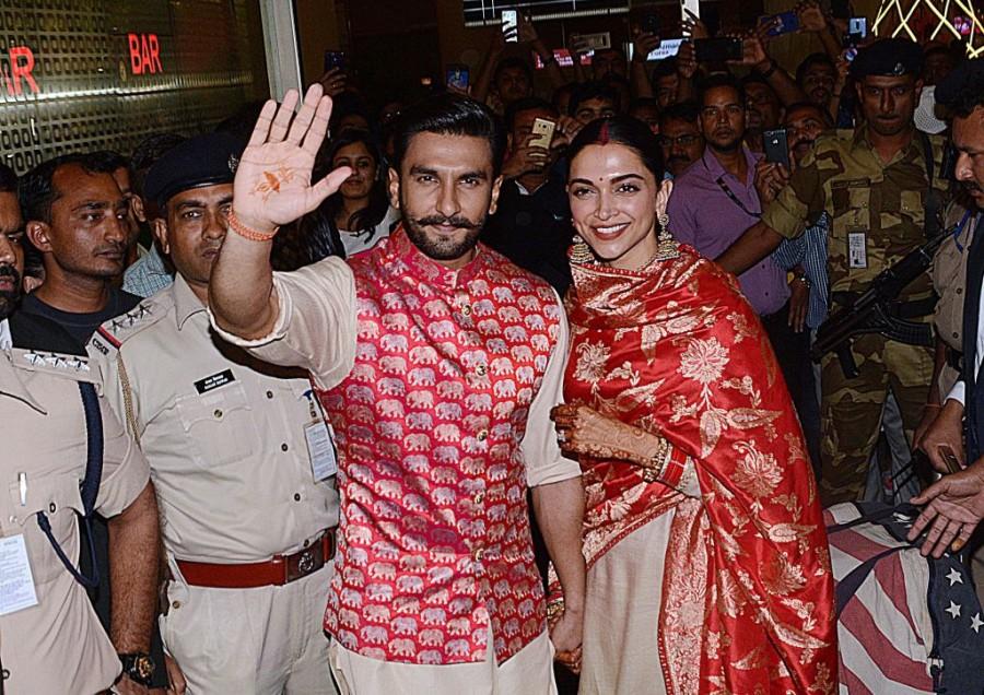 Ranveer and Deepika Back In India As A Married Couple DeepVeer,DeepVeer Ki Shadi,Deepika Padukone,Ranveer Singh,lake como italy,lake como wedding,Bollywood Wedding,Deepika Padukone Ranveer Singh wedding