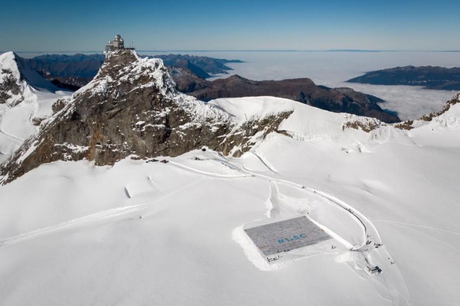 A Giant Postcard For Global Warming Switzerland,Switzerland World Record,World Record,Giant Poster World Record.,swiss alps,Jungfraujoch,Aletsch Glacier,Guinness World Records