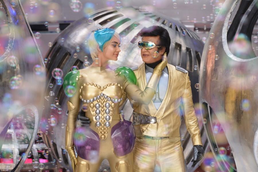 Rajinikanth and Akshay Kumar in 2.0 2.0 release date,2.0 movie,2.0 first look,2.0 teaser,2.0 first look launch,Rajinikanth,rajinikanth 2 0,akshay kumar 2.0,crowman