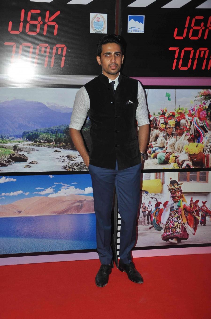 Celeb attends J&K 70mm J&K 70mm,J&K 70mm event photos,Anupam Kher,Rishi Kapoor,boney kapoor,bollywood celebs