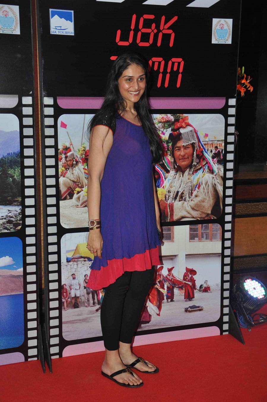 Celeb attends J&K 70mm J&K 70mm,J&K 70mm event photos,Anupam Kher,Rishi Kapoor,boney kapoor,bollywood celebs