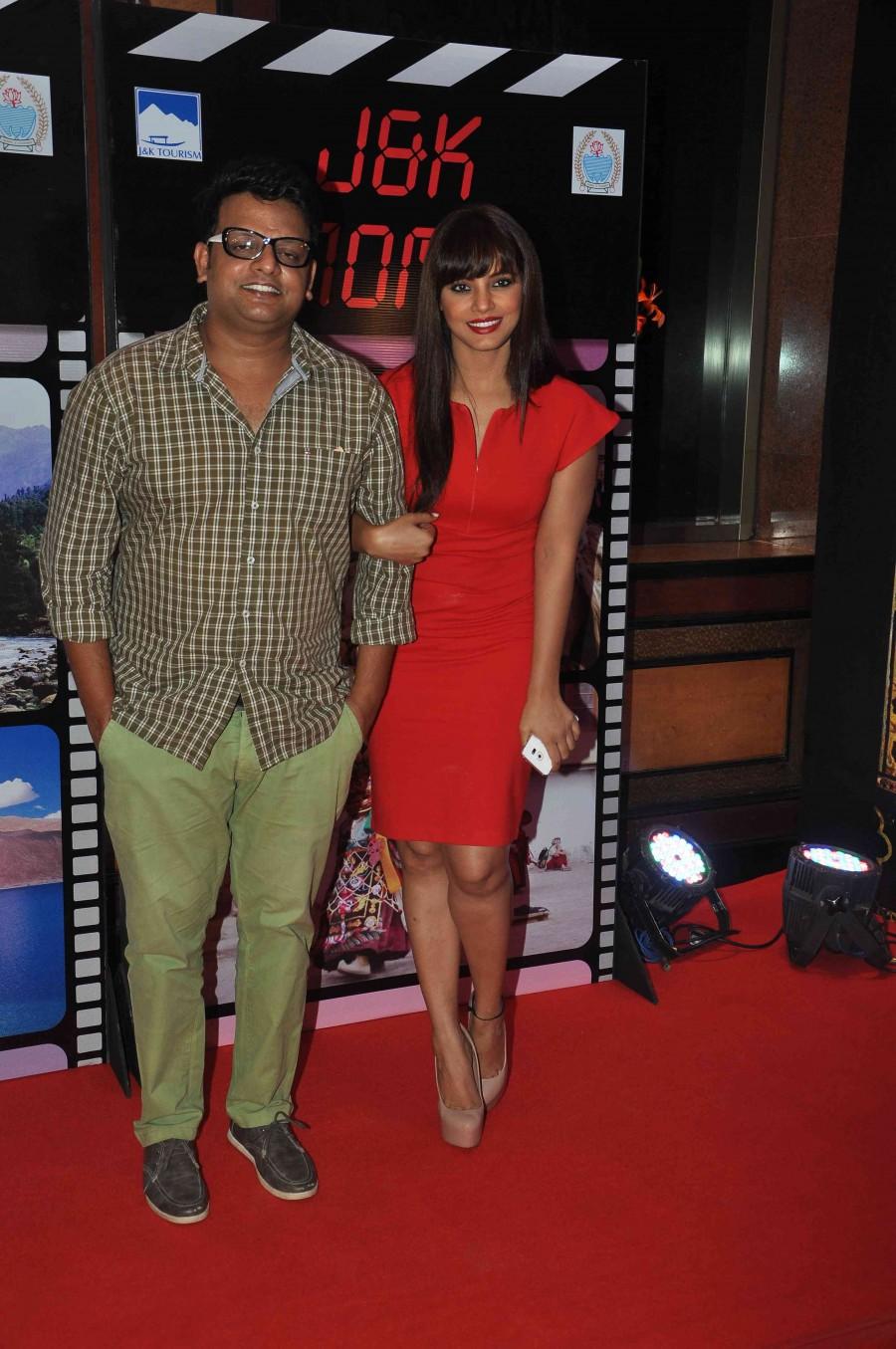 Celebs attend J&K 70mm J&K 70mm,J&K 70mm event photos,Anupam Kher,Rishi Kapoor,boney kapoor,bollywood celebs
