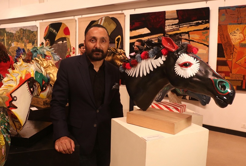 Breaking Barriers Arzan Khambatta,Rahul Bose,Breaking Barriers,Twinkle Khanna,Manisha Koirala,art exhibition,Art,Art In Mumbai