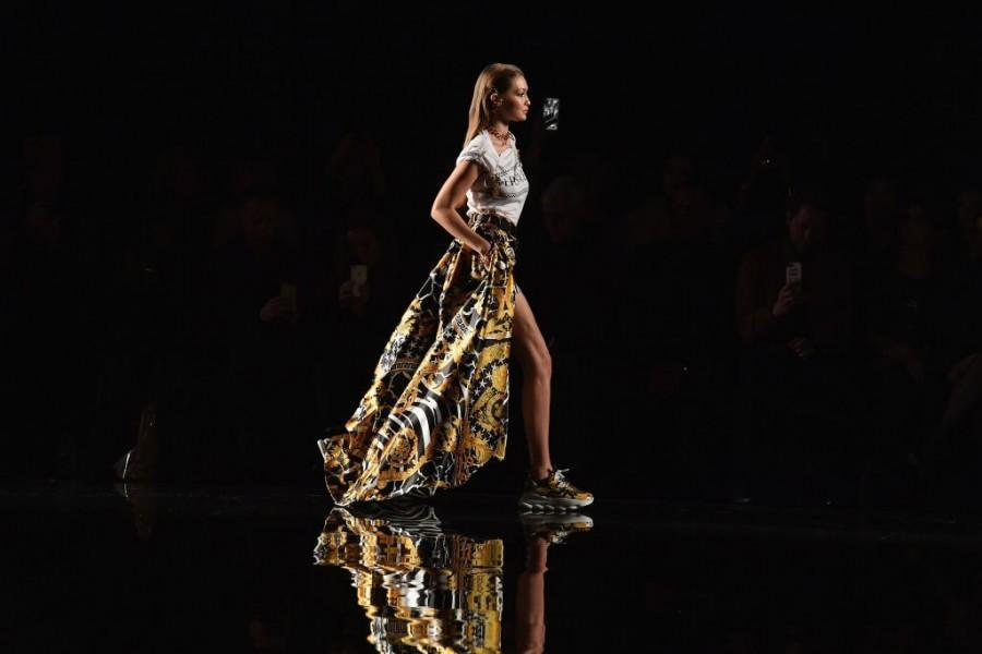 Versace 2019,Versace Pre-Fall,American Stock Exchange,Gigi Hadid,Irina Shayk,Candice Swanepoel,Fashion Show,Gigi Hadid Versace