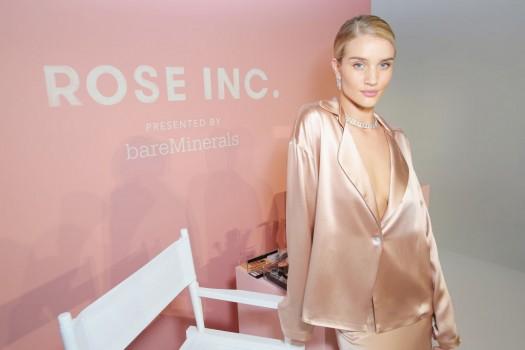 Voluptuous Beauty Of Rosie Huntington-Whiteley