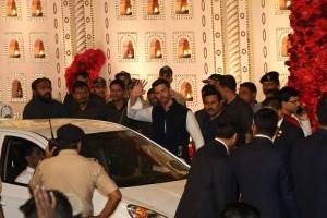 Isha ambani wedding,isha ambani,Isha Ambani Anand Parimal wedding,isha ambani Anand Piramal,Anand Piramal,Anand Piramal isha ambani,Bollywood,Shah Rukh Khan,Hrithik Roshan