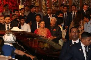 Isha ambani wedding,isha ambani,Isha Ambani Anand Parimal wedding,isha ambani Anand Piramal,Anand Piramal,Anand Piramal isha ambani,Bollywood,Shah Rukh Khan,Hrithik Roshan