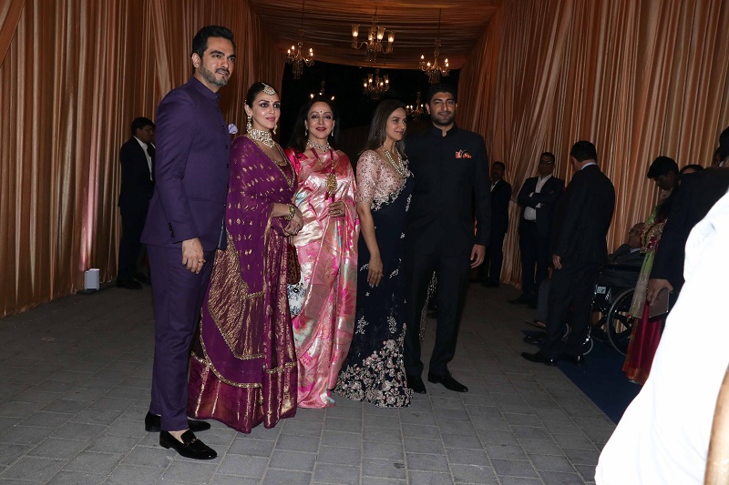Isha Ambani and Anand Piramal Wedding Reception Isha ambani wedding,isha ambani,Isha Ambani wedding antilia,Isha Ambani Anand Parimal wedding,isha ambani wedding reception,Anand Piramal,Anand Piramal isha ambani,kartik aaryan