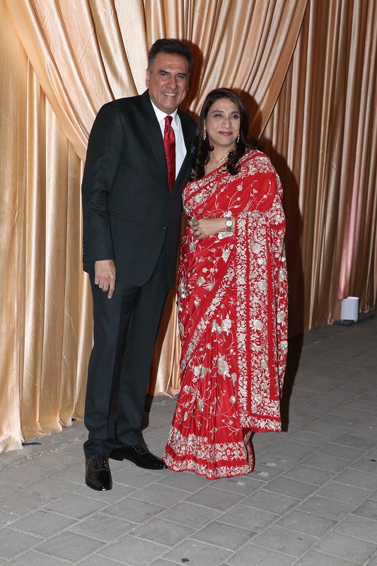 Isha Ambani and Anand Piramal Wedding Reception Isha ambani wedding,isha ambani,Isha Ambani wedding antilia,Isha Ambani Anand Parimal wedding,isha ambani wedding reception,Anand Piramal,Anand Piramal isha ambani,kartik aaryan