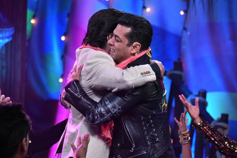 'Zero' Promotions On Bigg Boss 12 Zero Movie,Shah Rukh Khan,Salman Khan,Bigg Boss 12,Shah Rukh Khan Dance,Salman Khan Bigg Boss 12,zero movie trailer,Zero