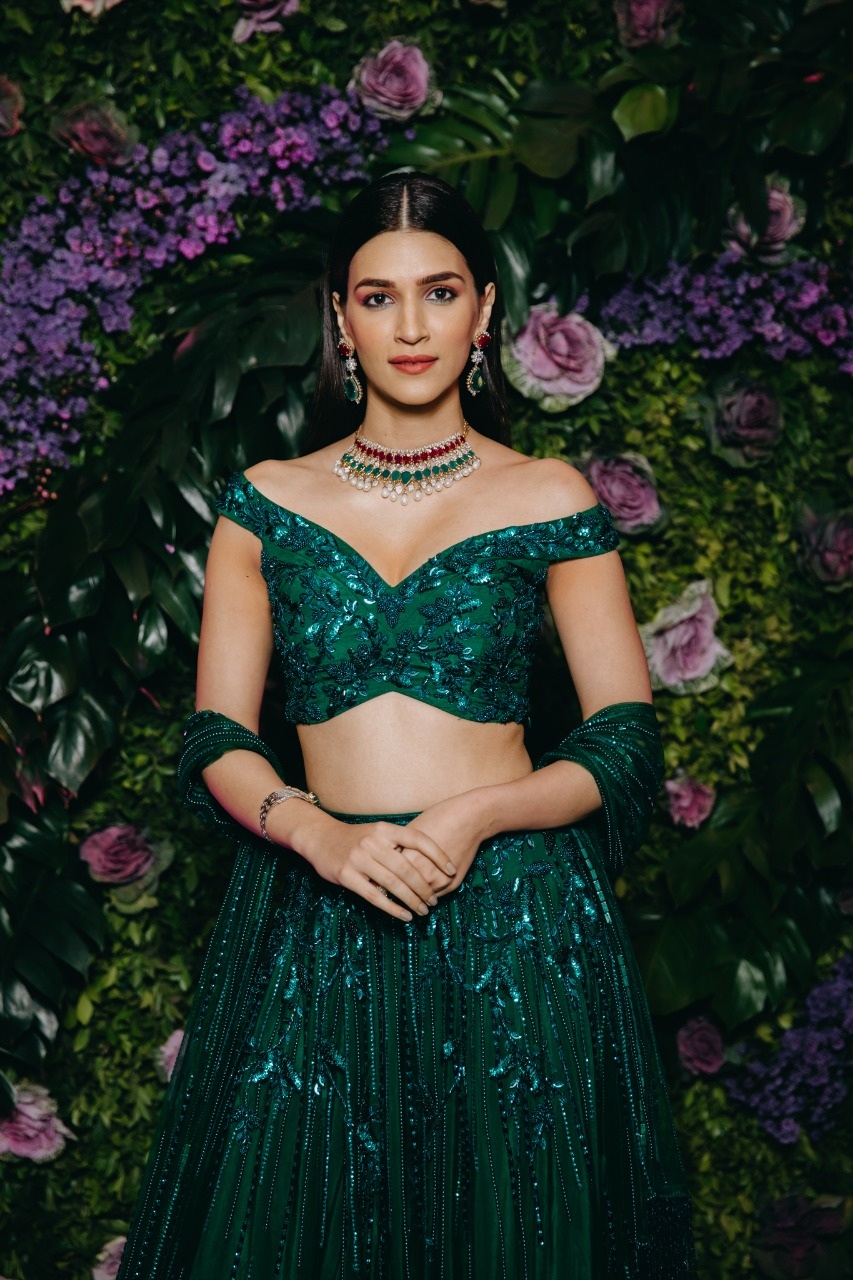 Dinesh Vijan's Post Wedding Cocktail Party Dinesh vijan,Dinesh Vijan Wedding,Dinesh vijan Cocktail party,cocktail party,Pramita Tanwar,Who is Dinesh Vijan,Kriti Sanon,janhvi kapoor,Sara ali khan
