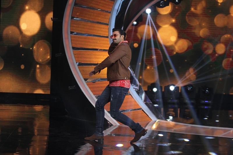 Simmba Promotions On "Sa Re Ga MA Pa" Simmba,simmba trailer,simmba ranveer singh,simmba release date,simmba release,Ranveer Singh,Ranveer Singh simmba,Sara ali khan,Sara Ali khan simmba,sa re ga ma pa
