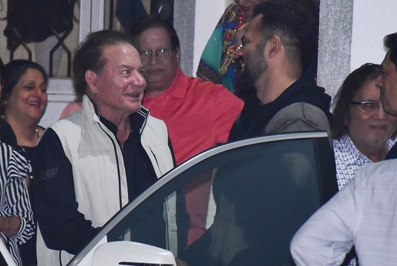 'Simmba' screening Bollywood,Bollywood Simmba,rohit shetty,rohit shetty simmba,Rohit Shetty Simba,Ranveer Singh,Ranveer Singh simmba,Sara Ali khan simmba,Mumbai,Waheeda Rehman,salim khan