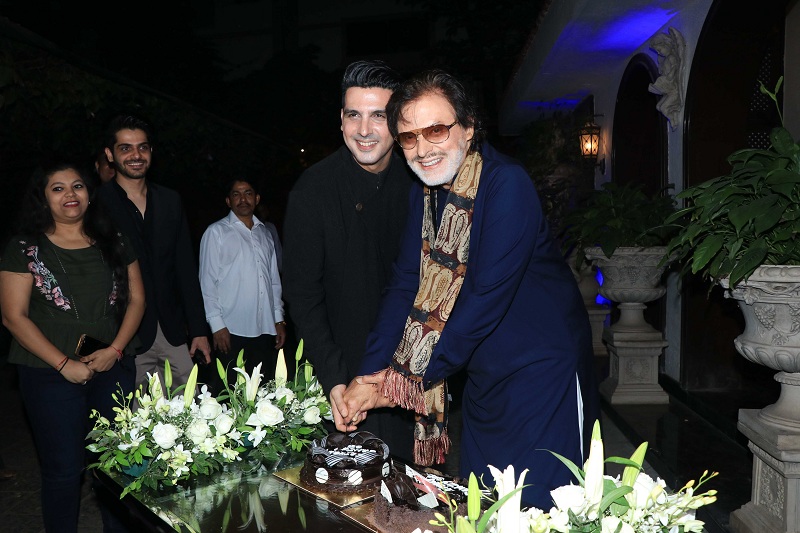 Sanjay Khan Turns 78 Sanjay khan,Sanjay Khan Turns 78,Hrithik Roshan,hrithik roshan sussanne khan,Zayed Khan,sussanne khan father,Sussanne Khan,sussanne khan hrithik roshan