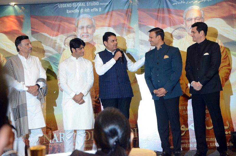 PM Narendra Modi Biopic Vivek Oberoi,Vivek Oberoi play Narendra Modi role,Vivek Oberoi with Narendra Modi,Indian Prime Minister Narendra Modi,PM Narendra Modi biopic,PM Narendra Modi movie,suresh oberoi