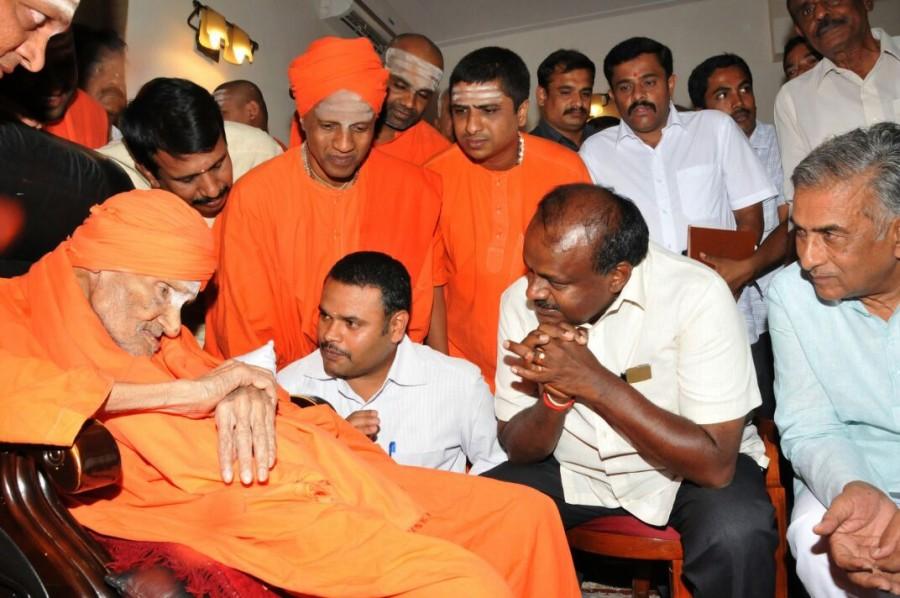 Shivakumar Swamiji Health Shivakumar Swami,Sree Siddaganga Math,Shivakumar Swamiji health,Shivakumar Swamiji status,Lingayat,lingayat religion,lingayat mutts karnataka,Lingayat community