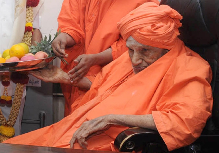 Shivakumar Swamiji Health Shivakumar Swami,Sree Siddaganga Math,Shivakumar Swamiji health,Shivakumar Swamiji status,Lingayat,lingayat religion,lingayat mutts karnataka,Lingayat community