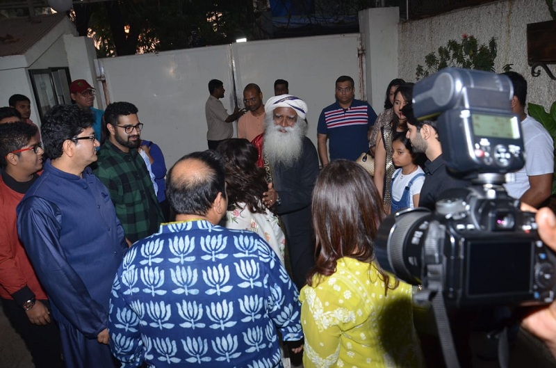 Celebs attend the Special screening of Kangana Ranaut's Manikarnika Kangana Ranaut,Manikarnika,Manikarnika: The Queen of Jhansi,Sadhguru,sadhguru jaggi vasudev,prasoon joshi,shankar mahadevan,Raveena Tandon,nitesh tiwari,Ashwini Iyer Tiwari,ankita lokhande,Rangoli baby boy,rangoli