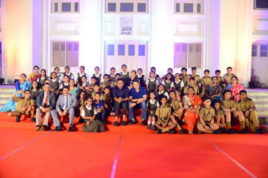 Mahesh Babu celebrates Maharshi success with school children Superstar Mahesh Babu,Maharshi,Maharshi success celebration,Maharshi success with school children,Mahesh Babu biggest opener,Mahesh Babu 25th release Maharshi,Mahesh Babu with school students,Mahesh Babu future generation,Maharshi prospects of farming