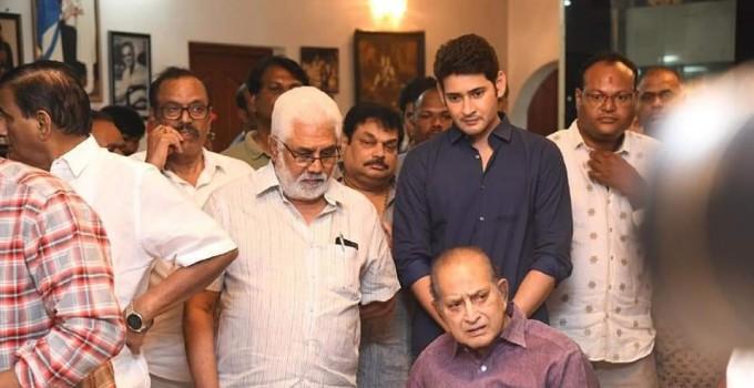 Mahesh Babu visits stepmother Vijaya Nirmala's residence