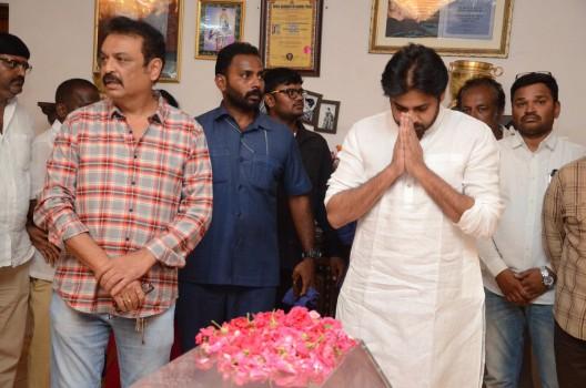 Pawan Kalyan pays his last respects to Vijay Nirmala