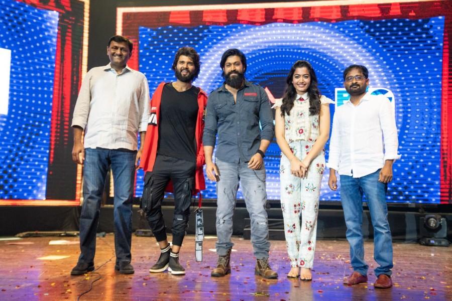 Yash posing with Vijay Devarakonda's Dear Comrade Team Yash,vijay devarakonda,vijay deverakonda,rashmika mandanna,dear comrade,yash vijay devarakonda