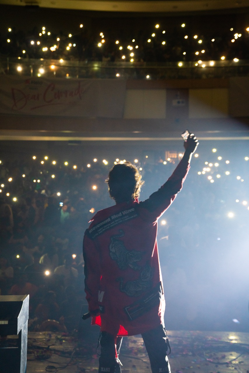 Vijay Devarakonda Enthralls Fans at Dear Comrade Musical Event Yash,vijay devarakonda,vijay deverakonda,rashmika mandanna,dear comrade,yash vijay devarakonda