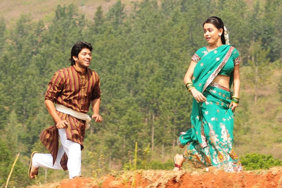 Rajiv and Simmi Das in Premante Suluvu Kadura Premante Suluvu Kadura,Rajiv,Simmi Das,Premante Suluvu Kadura still,Premante Suluvu Kadura photos,Premante Suluvu Kadura pics