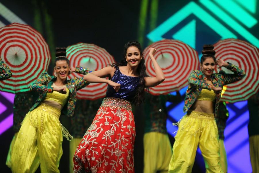 Shanvi Srivastava Dancing at SIIMA Awards Siima awards,siima awards 2019,siima awards hot pics,shriya saran,niddhi agrewal,ashika ranganath,shanvi srivastava